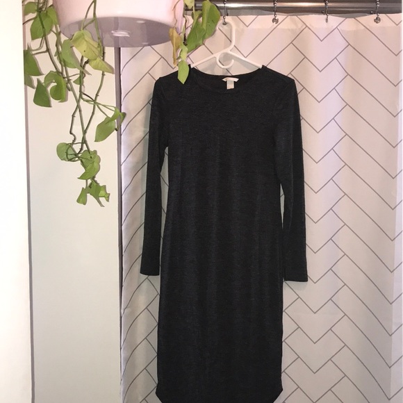 Form fitting midi dress! - Picture 4 of 7